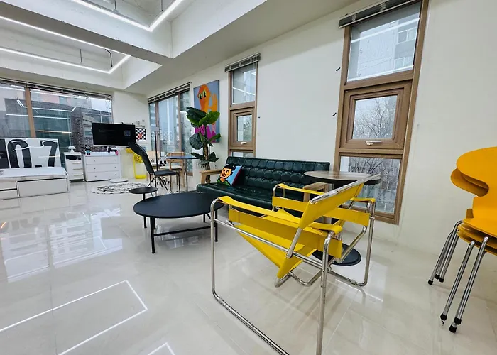 Apartment 401, Atelier Seongsu Riverside Loft Cherry Blossom Road River Airport Bus Seoul
