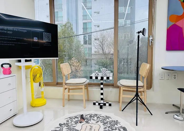 401, Atelier Seongsu Riverside Loft Cherry Blossom Road River Airport Bus Apartment Seoul