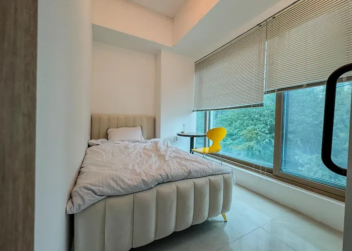 401, Atelier Seongsu Riverside Loft Cherry Blossom Road River Airport Bus